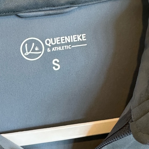 QUEENIEKE Athletic Jacket - Picture 3 of 8